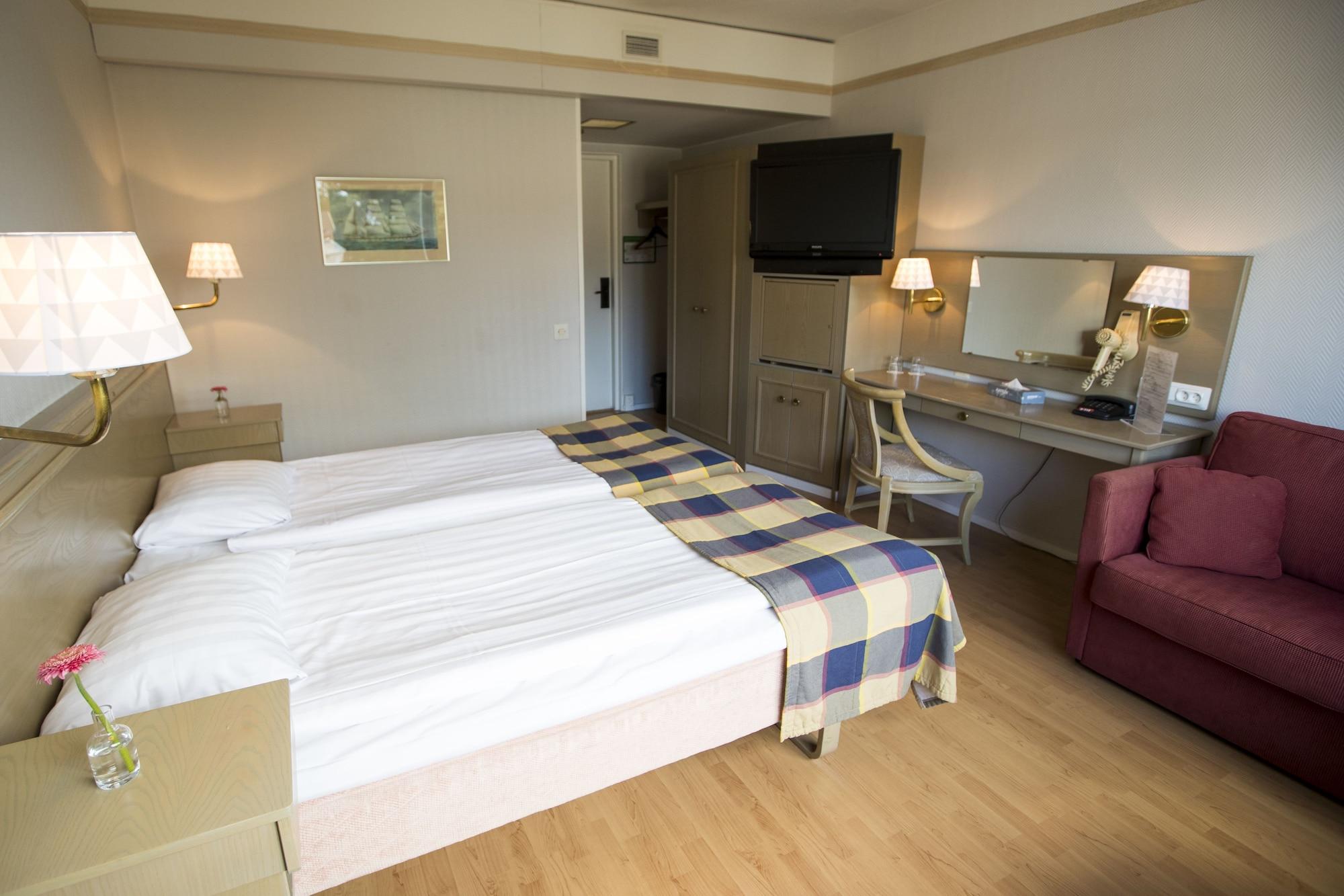 Hotel Adlon Мариехамн Екстериор снимка