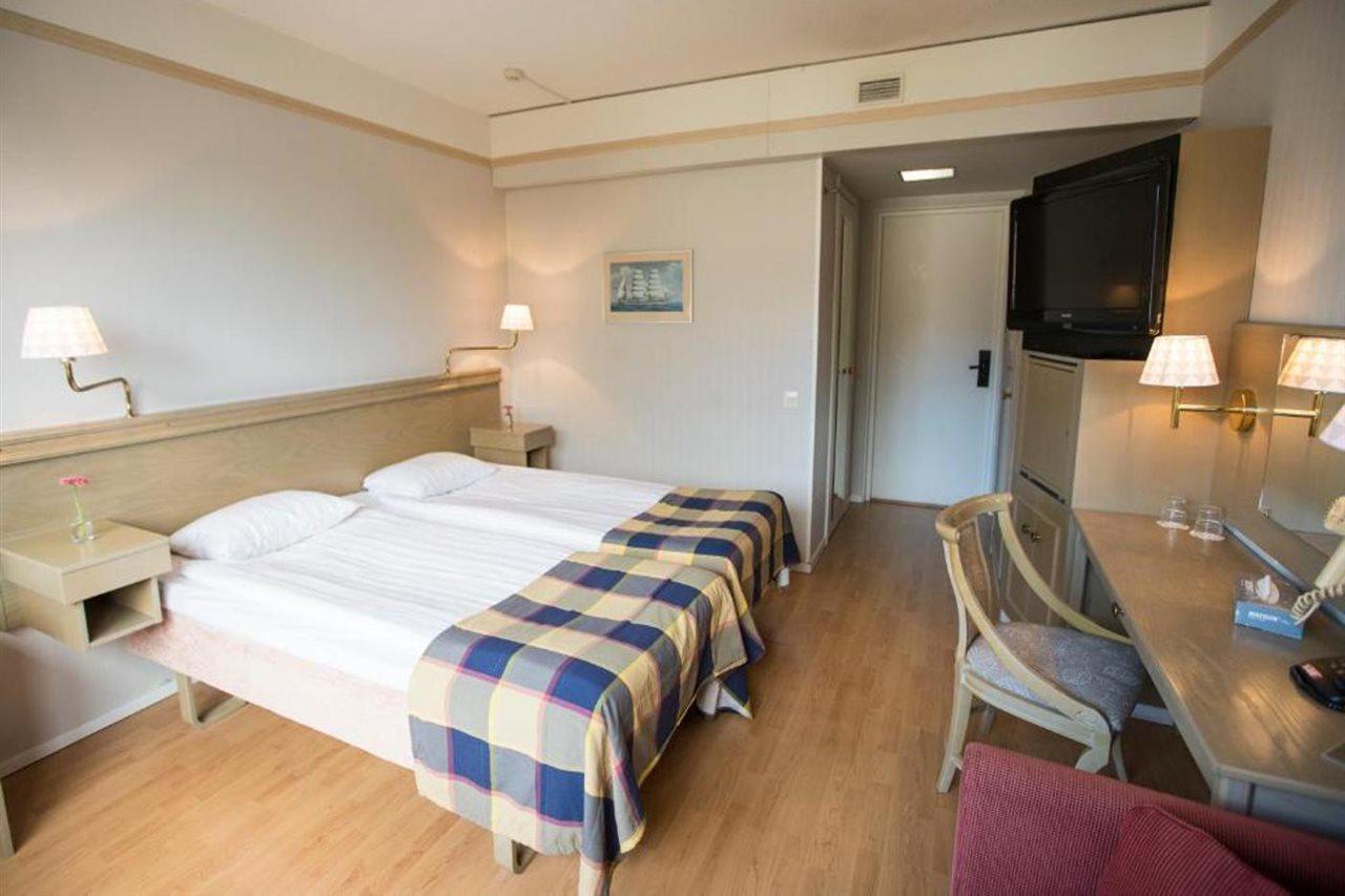 Hotel Adlon Мариехамн Екстериор снимка