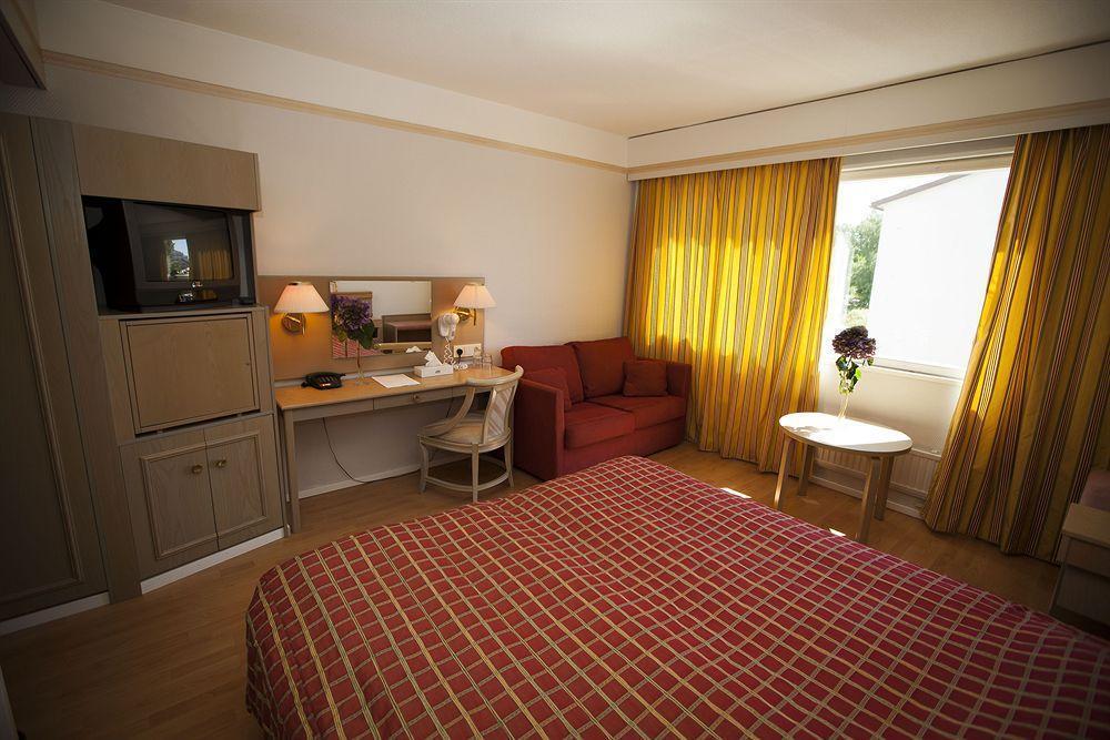 Hotel Adlon Мариехамн Екстериор снимка