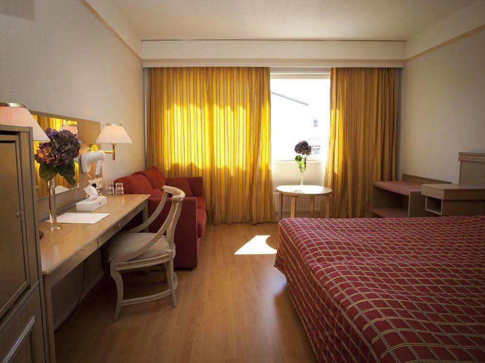 Hotel Adlon Мариехамн Екстериор снимка